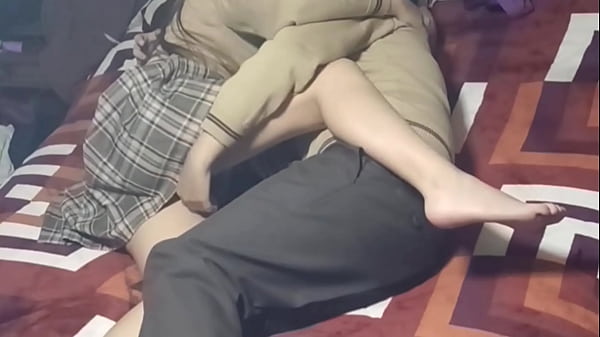 Brincalhão Menina Adolescente se apresenta em latina