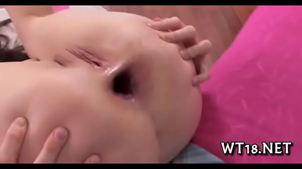 华丽华丽的女孩被舔胯部